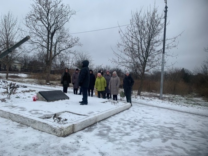 Митинг «Во имя Родины и долга» торжественная церемония возложения цветов, посвященная Дню Героев Отечества.