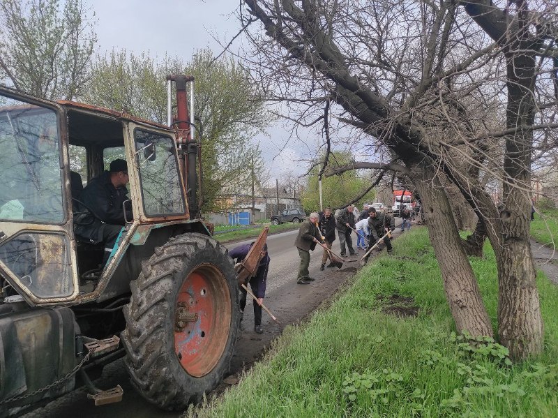 В Старобешевском районе прошел Всероссийский субботник.