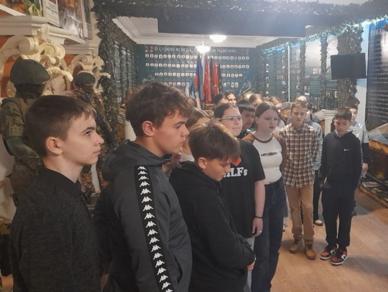 В Старобешевском округе прошел час мужества «Герои СВО и их подвиги».