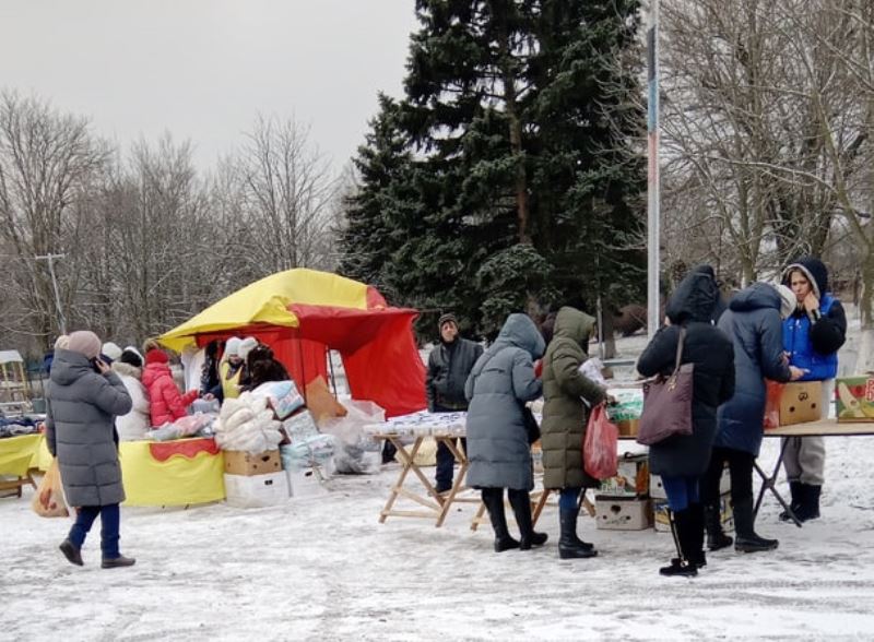 В поселке Старобешево прошла выездная торговля.