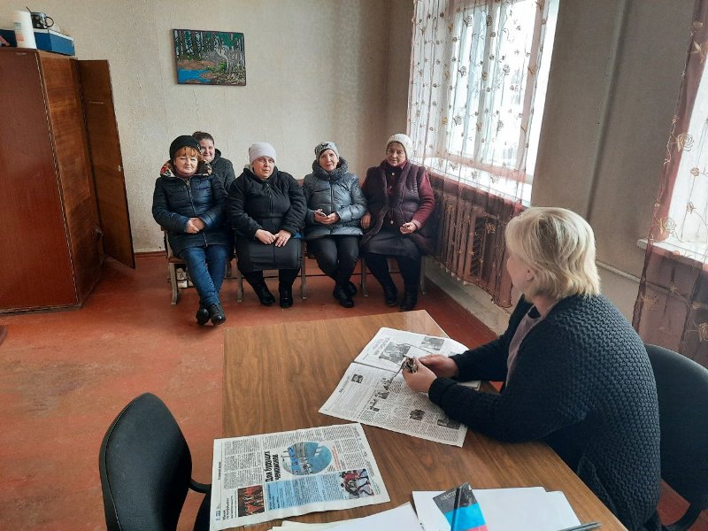 Сход граждан в селе Новокатериновка.