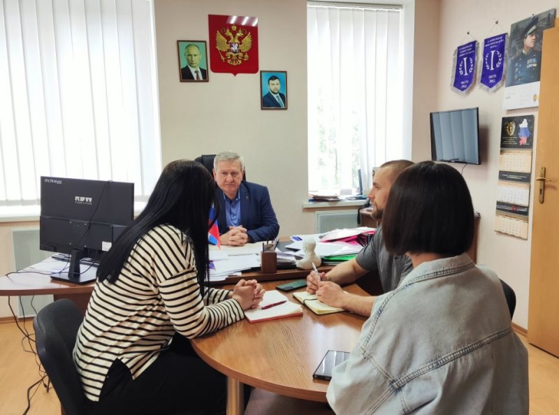 Глава муниципального образования Старобешевский муниципальный округ провел рабочую встречу с молодёжными организациями округа.