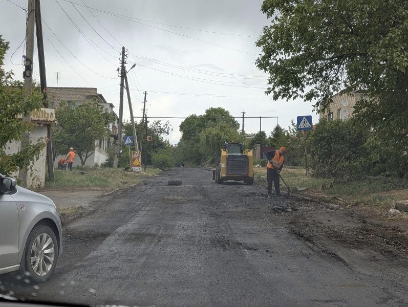 При поддержке Бурятии начался ремонт дороги в Старобешево⚠️.