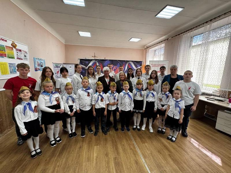 Школьники Бурятии и ДНР провели онлайн-встречу.