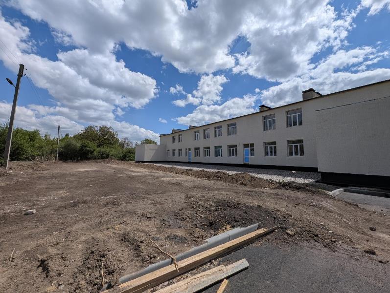 🌳В Старобешевской спортивной школе при поддержке Бурятии началось благоустройство территории.