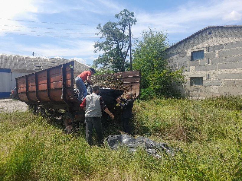 Ликвидация несанкционированной свалки в поселке Старобешево.