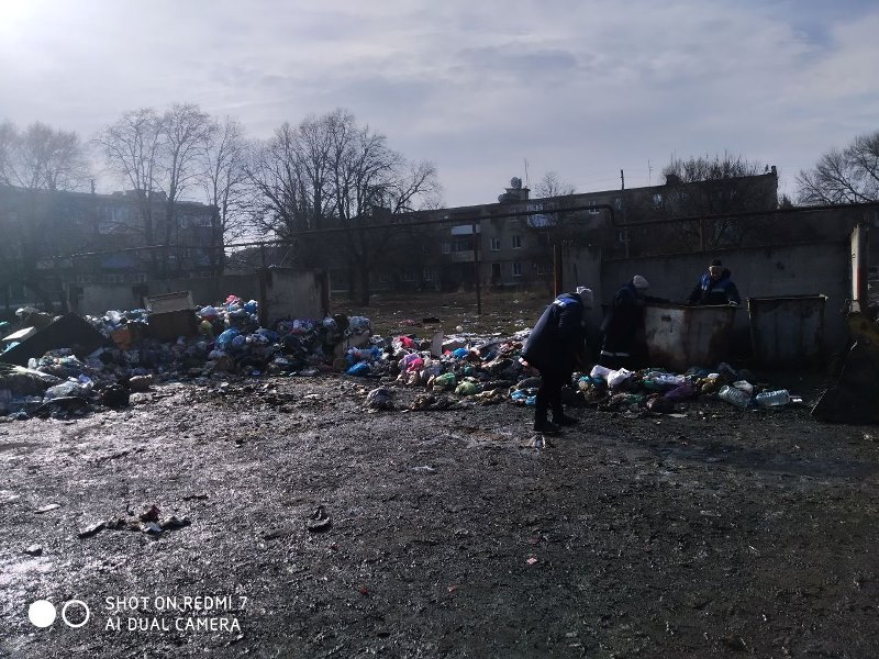 В Старобешевском муниципальном округе ведутся работы по вывозу ТКО.