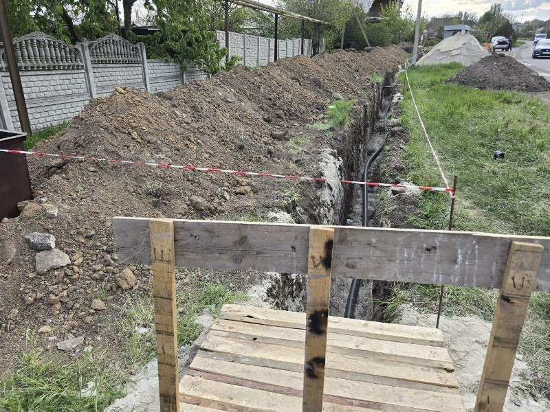 При поддержке Бурятии в Старобешево ремонтируют три участка водоводов🛠.
