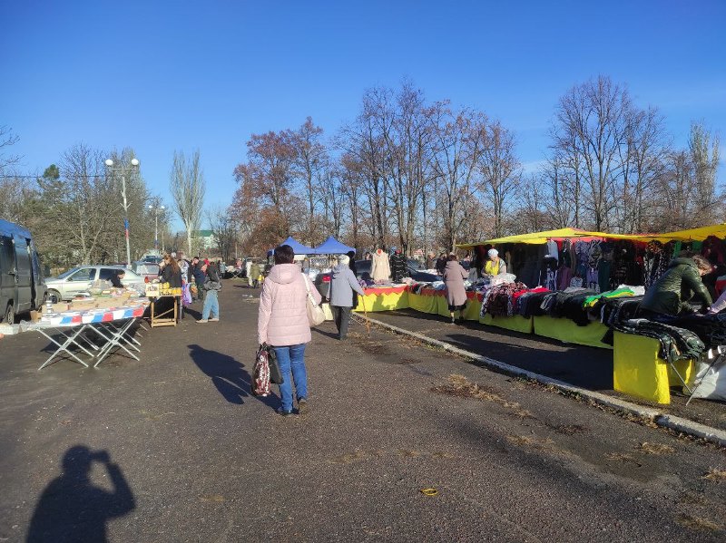 В поселке Старобешево прошла универсальная ярмарка.