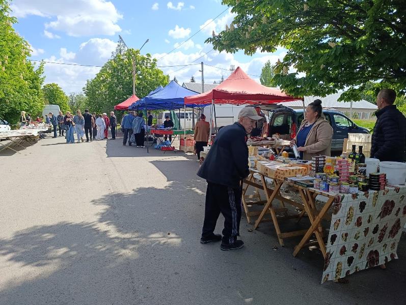 В поселке Старобешево прошла выездная ярмарка.