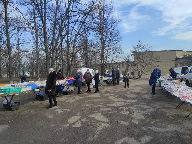 В поселке Старобешево прошла универсальная ярмарка.