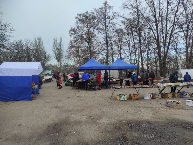 В поселке Старобешево прошла универсальная ярмарка.