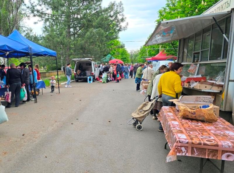 🛍В поселке Старобешево прошла выездная торговая ярмарка.
