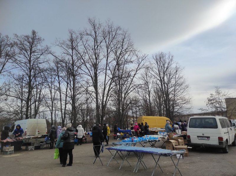 В поселке Старобешево прошла универсальная ярмарка.