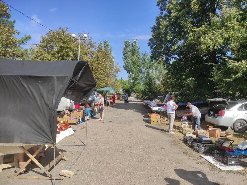 В Старобешево прошла выездная ярмарка.