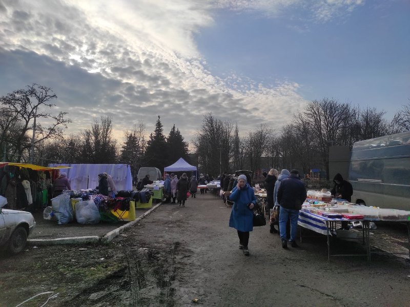 В поселке Старобешево прошла универсальная ярмарка.