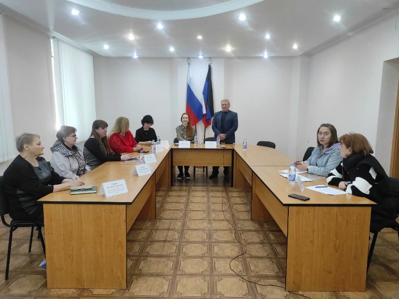 В Старобешевском районе создан совет женщин.