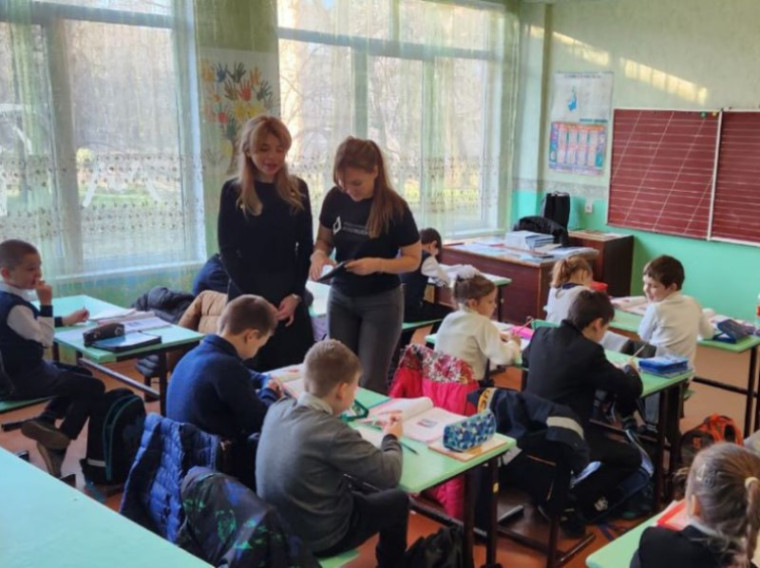 Депутаты провели уроки кибербезопасности для школьников. Депутаты провели уроки кибербезопасности для школьников.