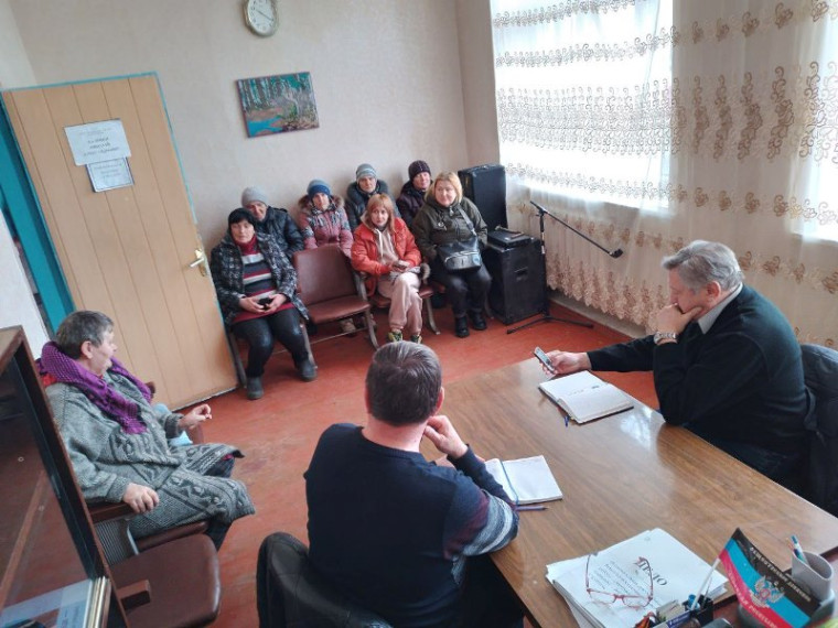 Сход граждан в селе Новокатериновка. Сход граждан в селе Новокатериновка.