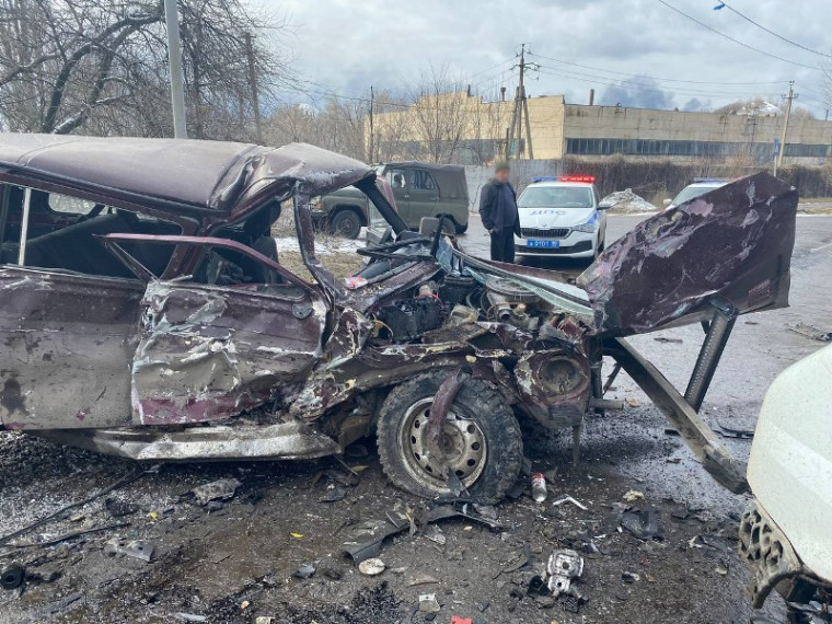 За сутки сотрудники полиции зафиксировали 3 ДТП с пострадавшими. За сутки сотрудники полиции зафиксировали 3 ДТП с пострадавшими.