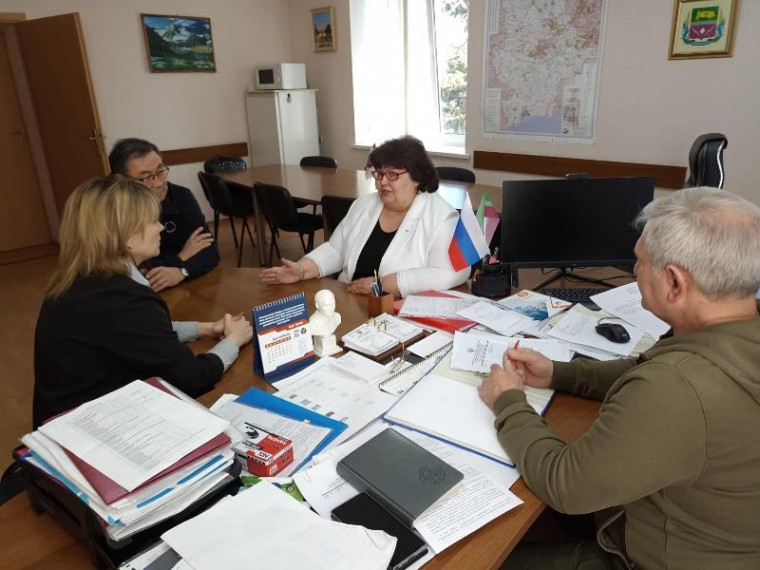 Ульяновская область поможет развитию общественных организаций в ДНР . Ульяновская область поможет развитию общественных организаций в ДНР .
