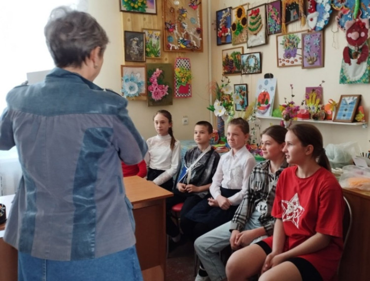 В городе Комсомольское состоялась познавательная беседа о правах ребенка. В городе Комсомольское состоялась познавательная беседа о правах ребенка.