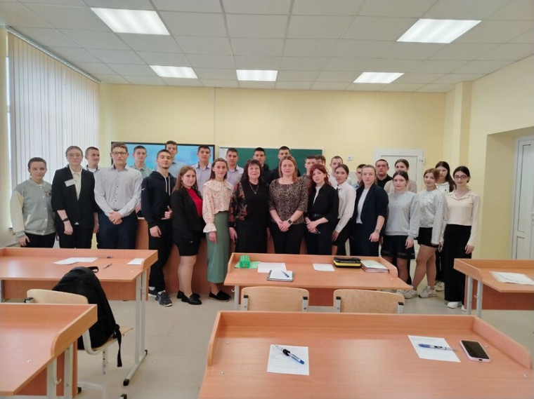 В Раздольненской школе прошел открытый урок "Мир профессий". В Раздольненской школе прошел открытый урок "Мир профессий".