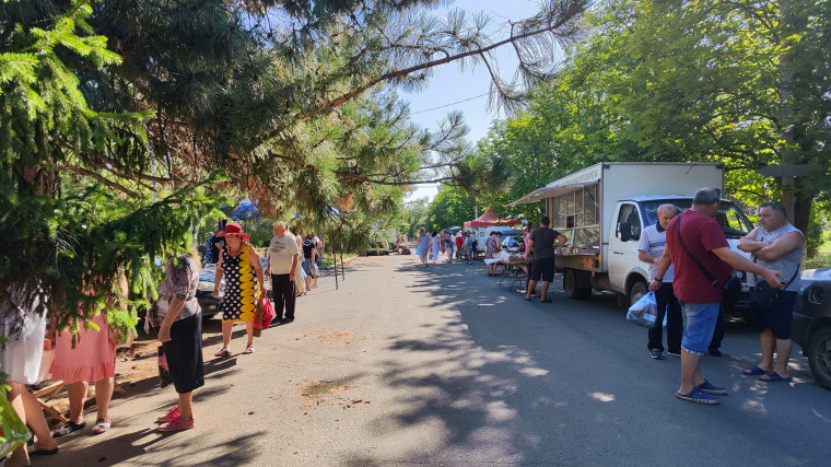 В поселке Старобешево прошла выездная ярмарка🛒🛍. В поселке Старобешево прошла выездная ярмарка🛒🛍.