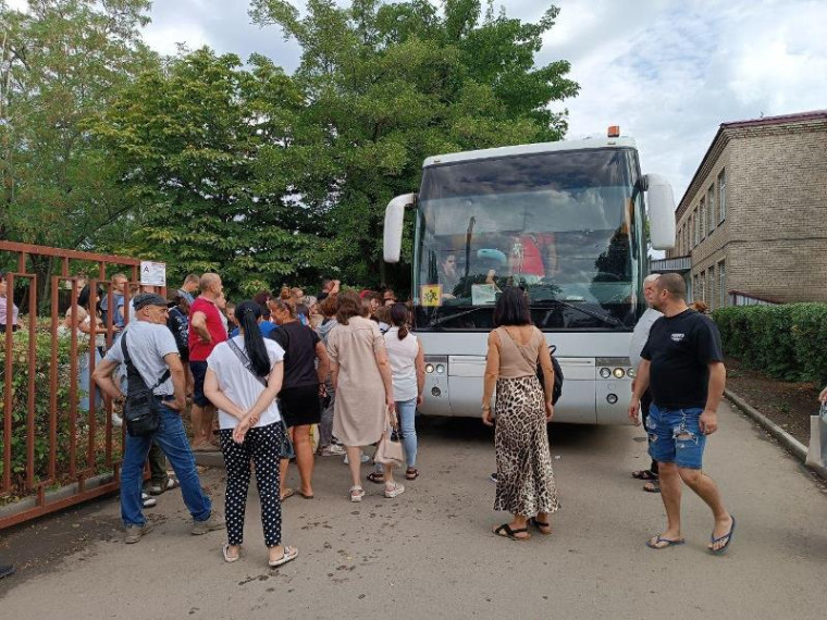Дети из Старобешевского округа отправились на отдых благодаря Бурятии. Дети из Старобешевского округа отправились на отдых благодаря Бурятии.