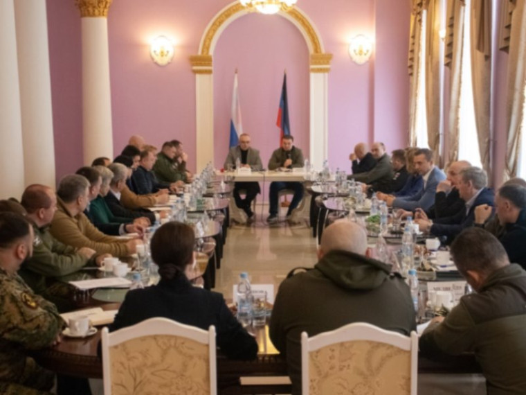 Владимир Бидёвка о консолидации усилий Народного Совета и Правительства по решению социально значимых вопросов. Владимир Бидёвка о консолидации усилий Народного Совета и Правительства по решению социально значимых вопросов.