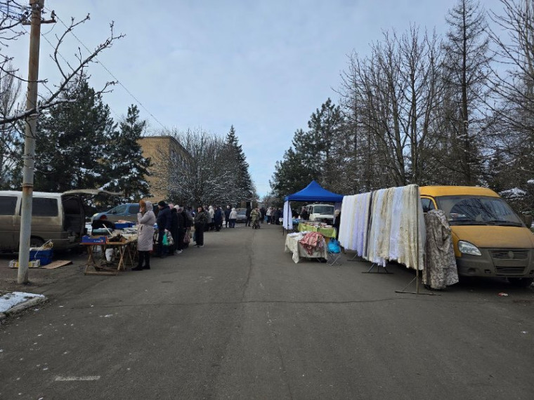 В Старобешево прошла выездная ярмарка. В Старобешево прошла выездная ярмарка.