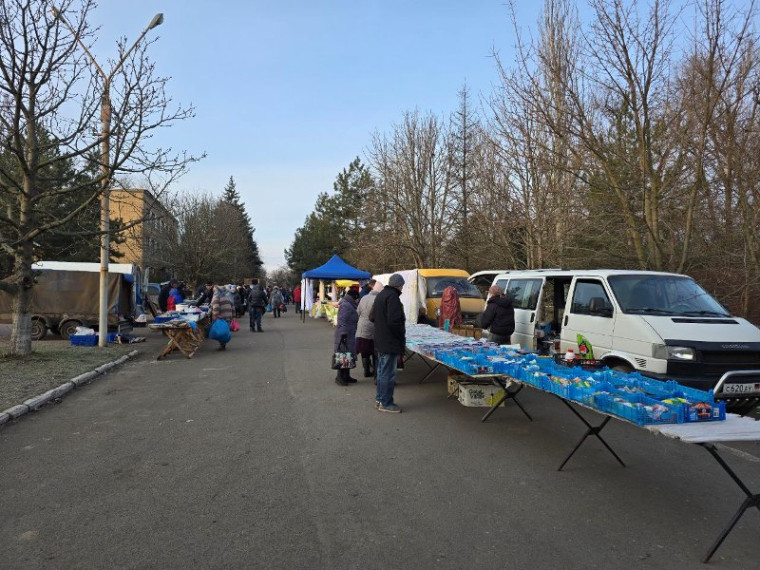 В поселке Старобешево прошла выездная ярмарка. В поселке Старобешево прошла выездная ярмарка.