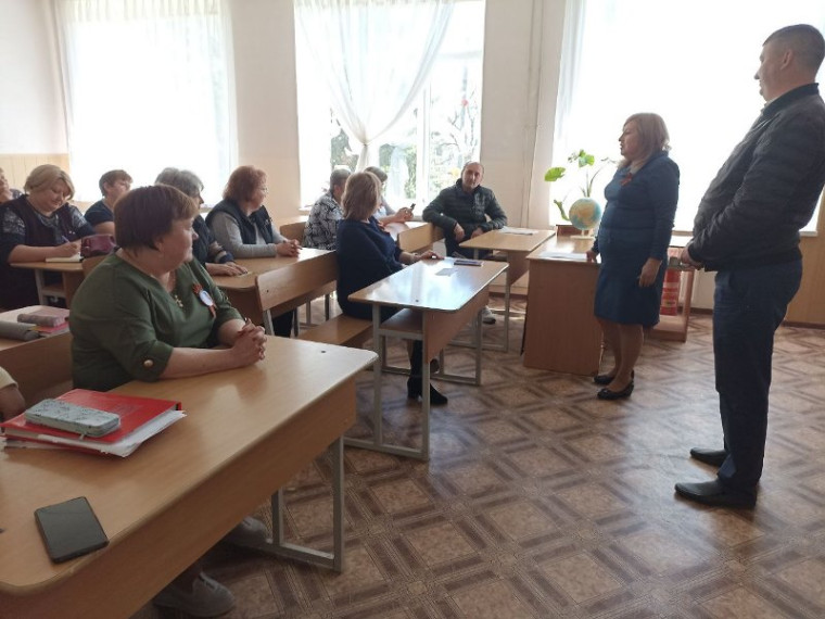 Сход граждан в поселке Старобешево. Сход граждан в поселке Старобешево.