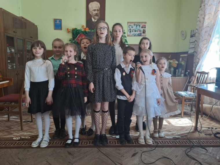 Торжественный концерт «С дедом на парад». Торжественный концерт «С дедом на парад».