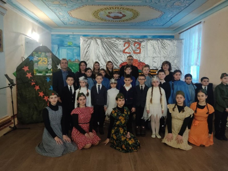 Праздничный концерт ко Дню защитника Отечества «Защитникам Родины славу поем». Праздничный концерт ко Дню защитника Отечества «Защитникам Родины славу поем».