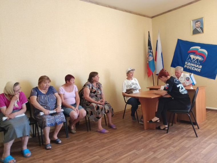 Глава администрации Старобешевского района провёл личный приём граждан. Глава администрации Старобешевского района провёл личный приём граждан.