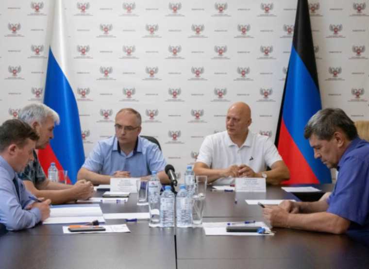 Поддержка молодых семей и будущих мам – приоритет депутатов Народного Совета. Поддержка молодых семей и будущих мам – приоритет депутатов Народного Совета.