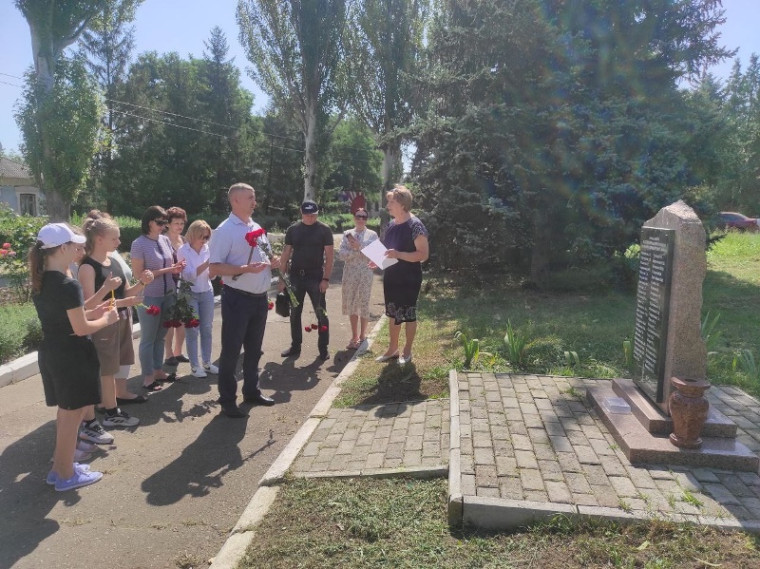 В населенных пунктах Старобешевского района прошли памятные акции, ко Дню памяти детей – жертв войны в Донбассе. В населенных пунктах Старобешевского района прошли памятные акции, ко Дню памяти детей – жертв войны в Донбассе.