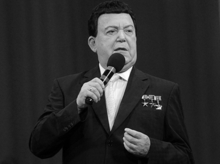 Владимир Бидёвка: Иосиф Кобзон навсегда останется в нашей памяти как человек-легенда. Владимир Бидёвка: Иосиф Кобзон навсегда останется в нашей памяти как человек-легенда.