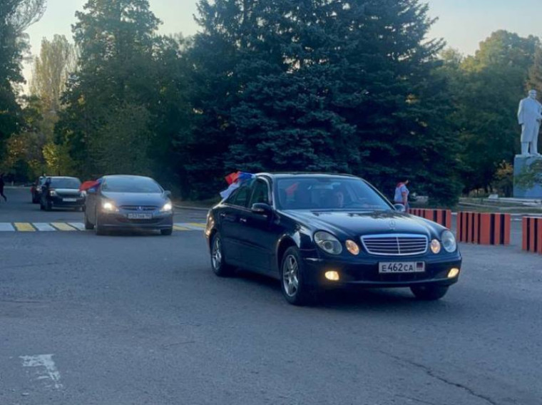 Автопробег, посвященный первой годовщине воссоединения Донбасса с Россией. Автопробег, посвященный первой годовщине воссоединения Донбасса с Россией.