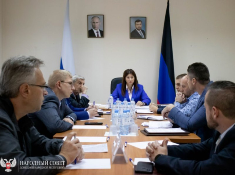 Депутаты определили планы совместной работы с Правительством ДНР. Депутаты определили планы совместной работы с Правительством ДНР.