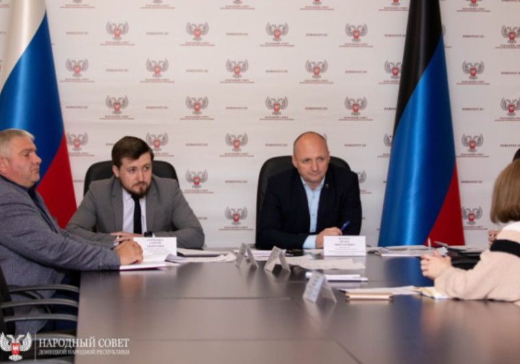Депутаты обсудили вопросы, касающиеся поддержки малого и среднего бизнеса. Депутаты обсудили вопросы, касающиеся поддержки малого и среднего бизнеса.